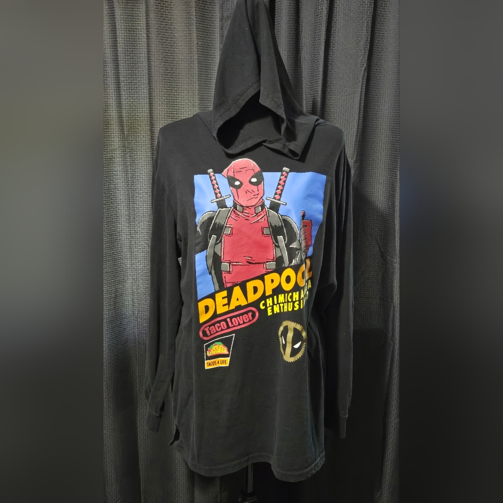 Deadpool men's pullover hoodie size 2XL. Missing string